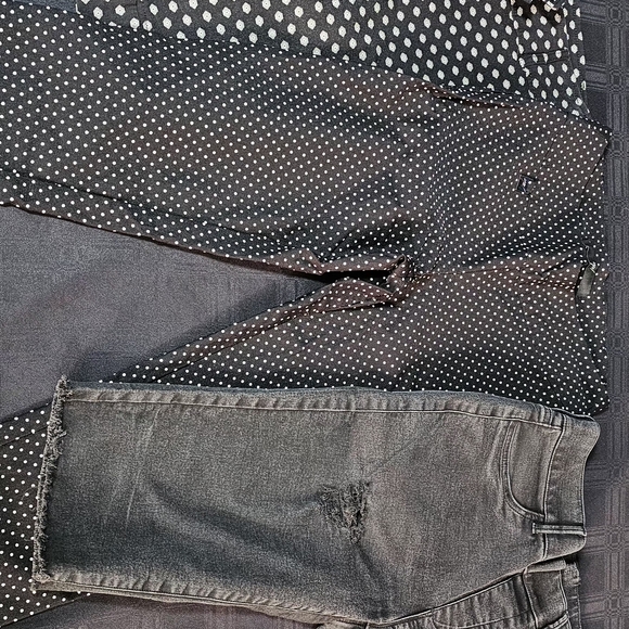 Nice Shorts And Capris Bundle - Picture 7 of 8